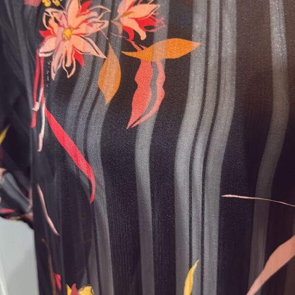 NWT 14th‎ & Union Womens Popover Tunic Black and Floral Small Top - Picture 3 of 7